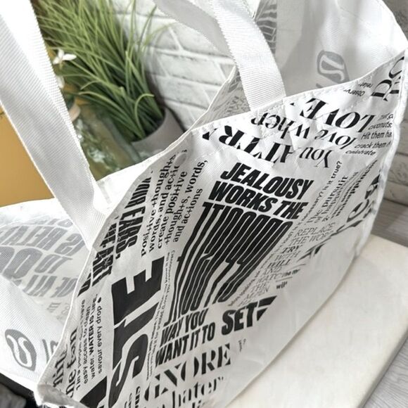 LuLuLemon Black & White Large reusable Tote Bag - Picture 8 of 9